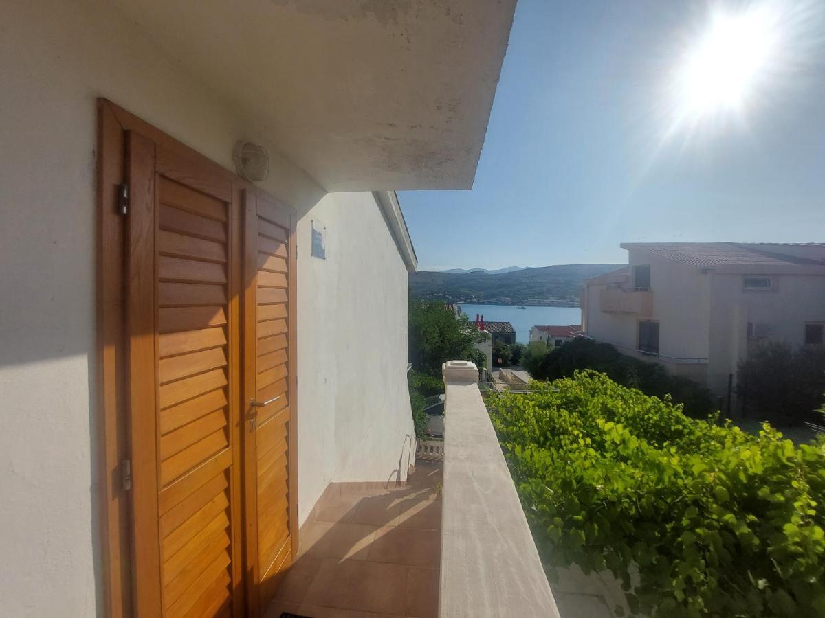 Studio-App Iva, Balcony With Sea View - 50 M From Beach Pag Town Extérieur photo